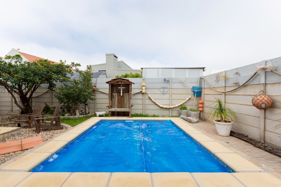 5 Bedroom Property for Sale in Britannia Bay Western Cape